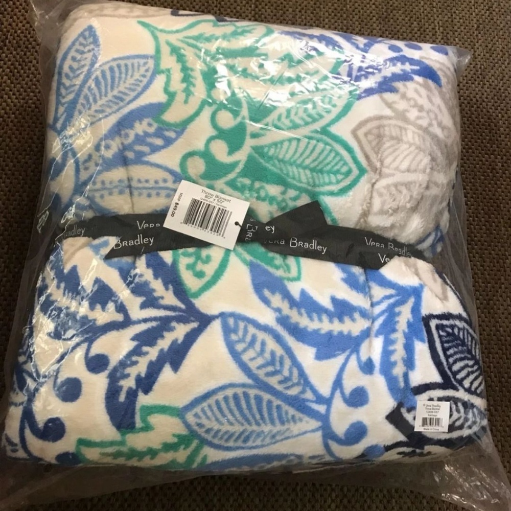NWT Vera Bradley Santiago Blanket